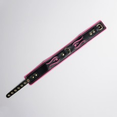 Черно-розовый ошейник с золотистой фурнитурой