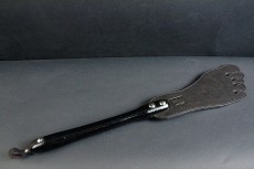 Чёрная шлёпалка  Горячая ступня  - 45 см.