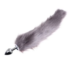 Серебристая анальная пробка размера с длинным серым хвостом