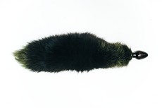 Анальная пробка чёрного цвета с зеленым лисьим хвостом 