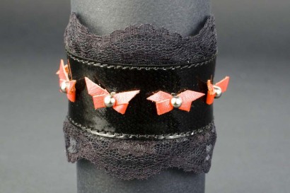 Подшитый чёрный запястник  Готика-4  с бантиками