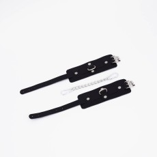 Черные кожаные оковы с хромированной фурнитурой