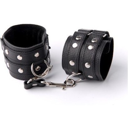 Чёрные наручники с клёпками