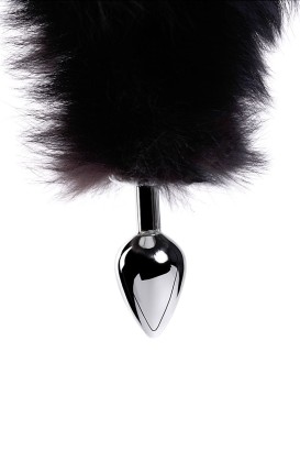 Большая серебристая металлическая анальная втулка с черным лисьим хвостом