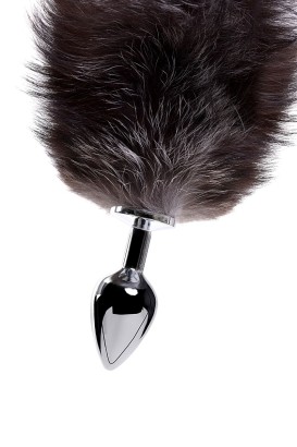 Большая серебристая металлическая анальная втулка с хвостом-чернобуркой