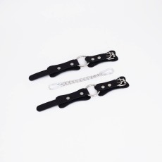 Черные кожаные наручники с кольцом