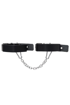 Черные оковы из одного ремешка с люверсами