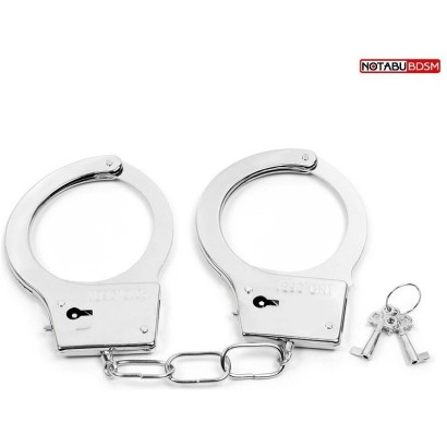 Серебристые металлические наручники на сцепке с фигурными ключиками