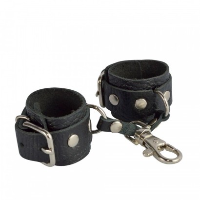 Черный кожаный брелок в виде наручников