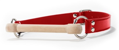 Красный кляп Wooden Bridle с деревянным трензелем