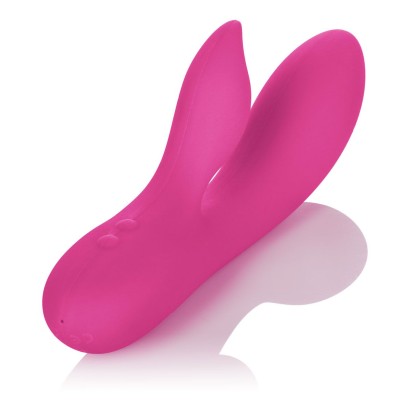 Розовый вибромассажер с лепестком для стимуляции клитора Silhouette S19