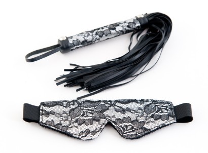 Серебристый кружевной набор: маска и флоггер