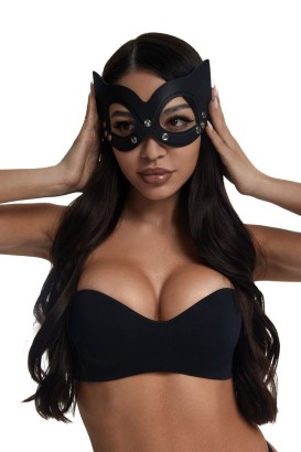 Черная кожаная маска кошки с клепками