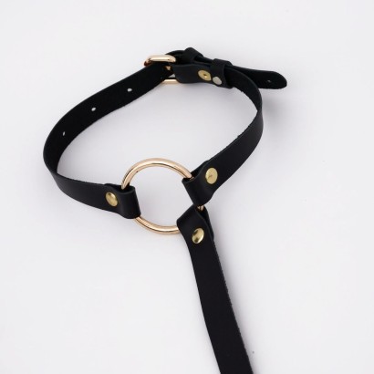 Черная кожаная портупея с резными элементами