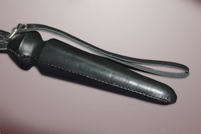 Чёрная плётка  Семихвостка  - 85 см.