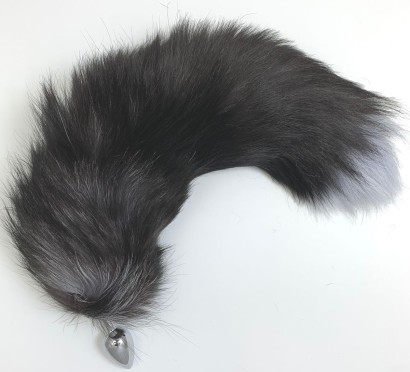 Серебристая металлическая анальная пробка с черно-голубым