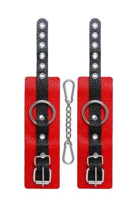 Красно-черные мягкие наручники с одним ремешком с люверсами